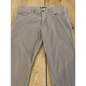 Vince Beige Straight Leg Chino Pants Men's Size 34 Style MR777-2084*